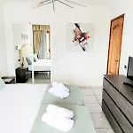 First Line Geranios Ocean View Air Conditioned 50 M From La Pinta Lejlighed *