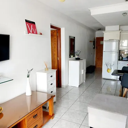 First Line Geranios Ocean View Air Conditioned 50 M From La Pinta Apartment